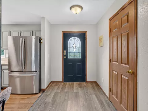 Entry Way - 533 White, Gladwin, MI 48624 photo 1 of 3