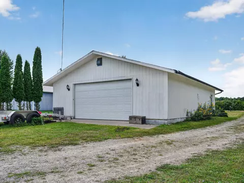 Exterior - 533 White, Gladwin, MI 48624 photo 4 of 21