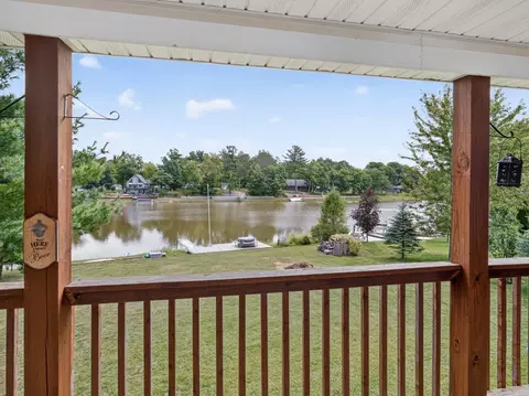 Exterior - 533 White, Gladwin, MI 48624 photo 8 of 21