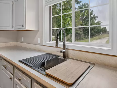 Kitchen - 533 White, Gladwin, MI 48624 photo 7 of 7