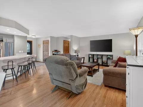 Living - 533 White, Gladwin, MI 48624 photo 1 of 3