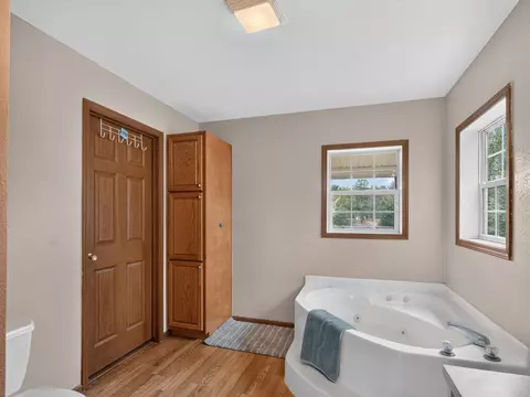 Bath - 533 White, Gladwin, MI 48624 photo 2 of 6