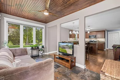 Entry Way - 64110 Campground, Washington, MI 48095 photo 5 of 5