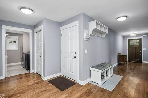 Entry Way - 64110 Campground, Washington, MI 48095 photo 4 of 5