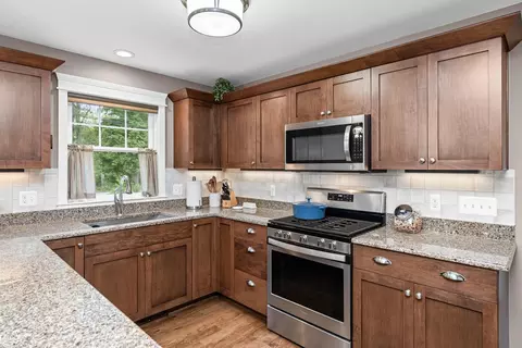 Kitchen - 64110 Campground, Washington, MI 48095 photo 4 of 7