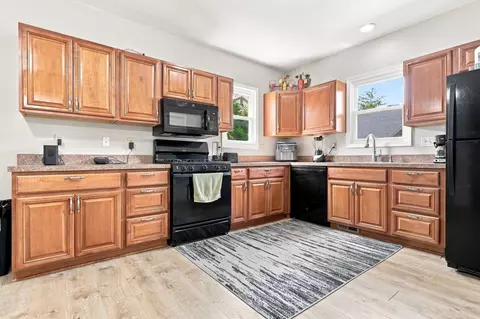 Kitchen - 103 N Neeper, Capac, MI 48014 photo 2 of 2