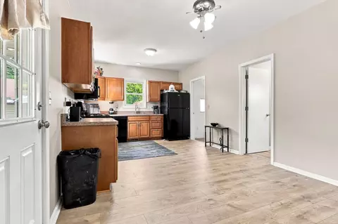 Entry Way - 103 N Neeper, Capac, MI 48014 photo 2 of 5