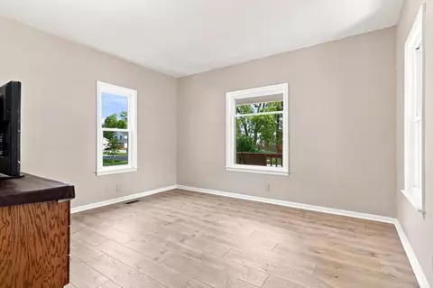 Living - 103 N Neeper, Capac, MI 48014 photo 1 of 2