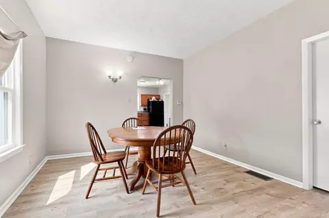 Dining - 103 N Neeper, Capac, MI 48014 photo 1 of 5