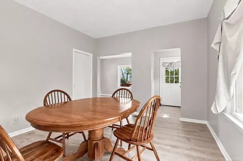 Dining - 103 N Neeper, Capac, MI 48014 photo 4 of 5