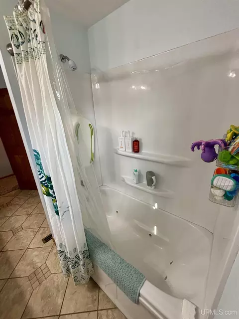 Bath - 1735 Rosewood, Ishpeming, MI 49849 photo 3 of 5