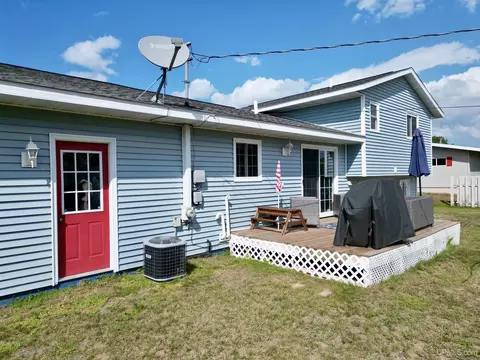 Exterior - 1735 Rosewood, Ishpeming, MI 49849 photo 7 of 11