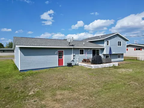 Exterior - 1735 Rosewood, Ishpeming, MI 49849 photo 6 of 11