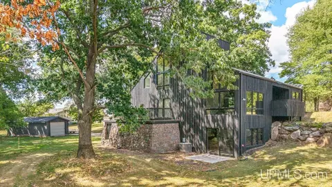 Exterior - 1035 E, Iron Mountain, MI 49801 photo 7 of 8