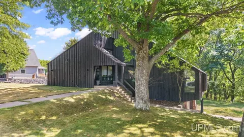Exterior - 1035 E, Iron Mountain, MI 49801 photo 4 of 8