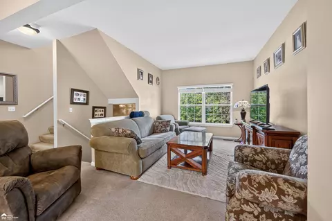 Living - 804 Eagle, Fenton, MI 48430 photo 1 of 2