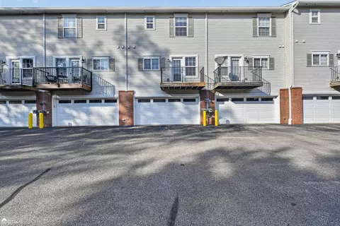 Exterior - 804 Eagle, Fenton, MI 48430 photo 2 of 2