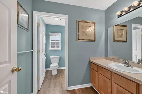 Bath - 804 Eagle, Fenton, MI 48430 photo 4 of 5