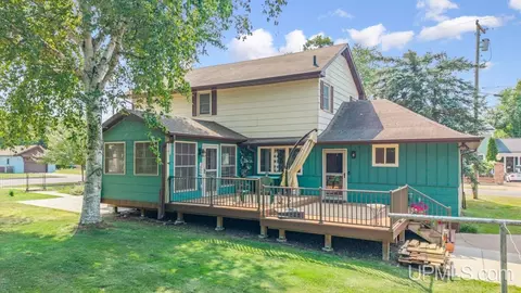 Exterior - 300 13th, Norway, MI 49870 photo 4 of 5