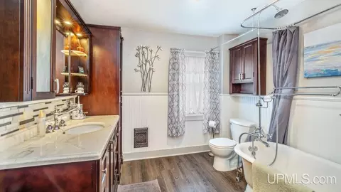 Bath - 300 13th, Norway, MI 49870 photo 1 of 2