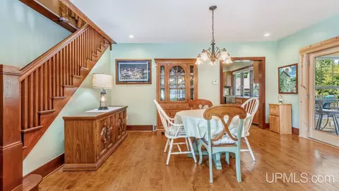 Dining - 300 13th, Norway, MI 49870 photo 1 of 1