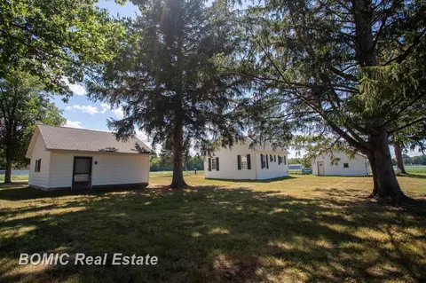 Exterior - 3977 Busch, Birch Run, MI 48415 photo 3 of 5