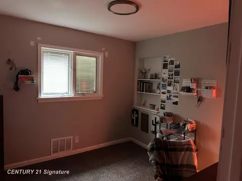 Bedroom - 1814 Marlowe Dr, Flint, MI 48504 photo 1 of 4