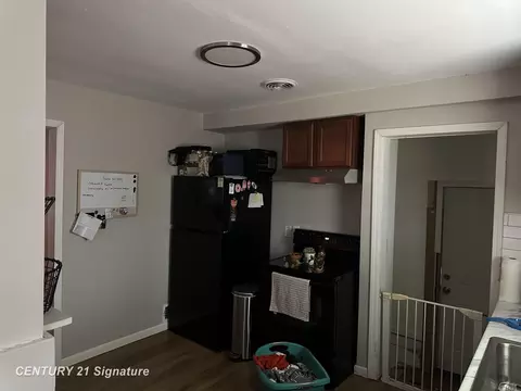 Kitchen - 1814 Marlowe Dr, Flint, MI 48504 photo 1 of 2