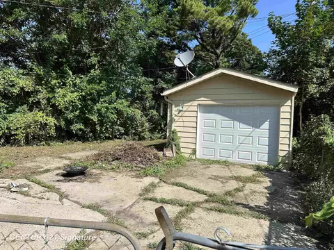 Exterior - 1814 Marlowe Dr, Flint, MI 48504 photo 2 of 3