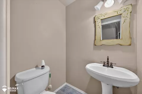 Bath - 310 Delzingro, Davison, MI 48423 photo 1 of 4