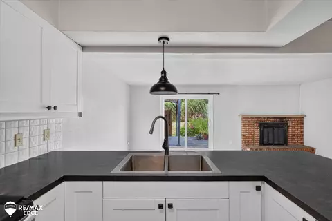 Kitchen - 310 Delzingro, Davison, MI 48423 photo 2 of 4