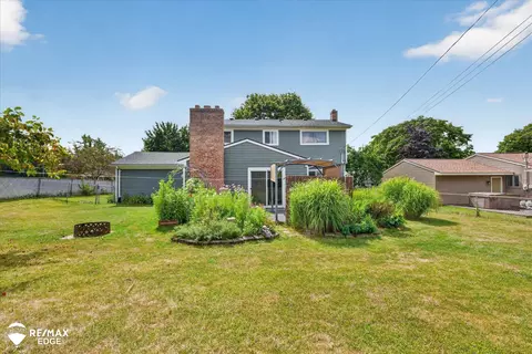 Exterior - 310 Delzingro, Davison, MI 48423 photo 5 of 7