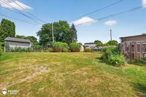 Exterior - 310 Delzingro, Davison, MI 48423 photo 7 of 7