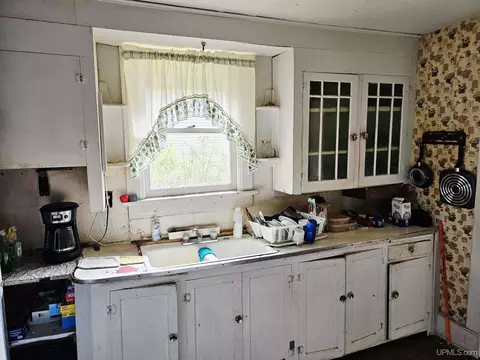 Kitchen - 1028 Stephenson, Escanaba, MI 49829 photo 1 of 2