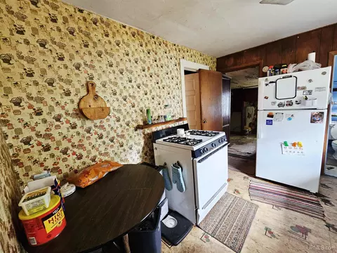 Kitchen - 1028 Stephenson, Escanaba, MI 49829 photo 2 of 2