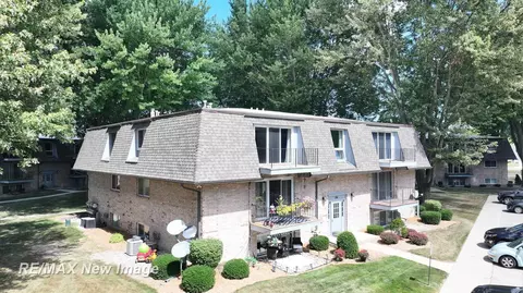 104 Provincial #22, Saginaw, MI 48638