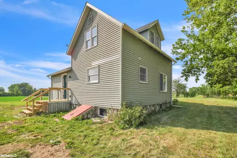 Exterior - 3818 E Hammell Bch, Au Gres, MI 48703 photo 3 of 9