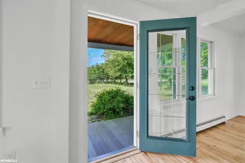 Entry Way - 3818 E Hammell Bch, Au Gres, MI 48703 photo 1 of 4