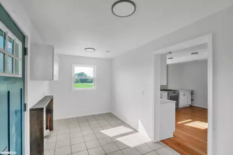 Entry Way - 3818 E Hammell Bch, Au Gres, MI 48703 photo 2 of 4