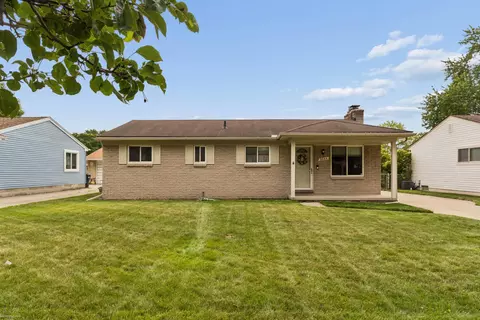 8644 Essen Dr, Sterling Heights, MI 48314