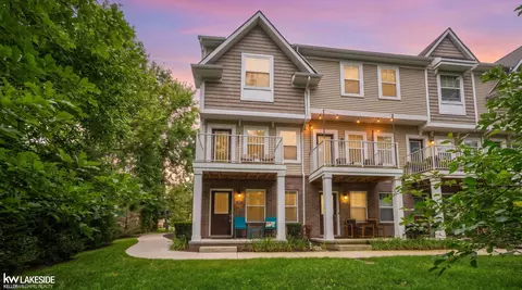 3327 Parkways, Auburn Hills, MI 48326