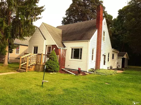 96 Westwood, Hillsdale, MI 49242