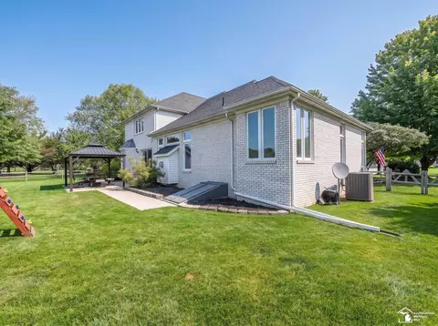 Exterior - 367 Golfview, Monroe, MI 48162 photo 9 of 15