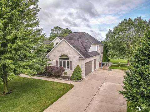 Exterior - 367 Golfview, Monroe, MI 48162 photo 6 of 15