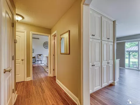Entry Way - 367 Golfview, Monroe, MI 48162 photo 4 of 8