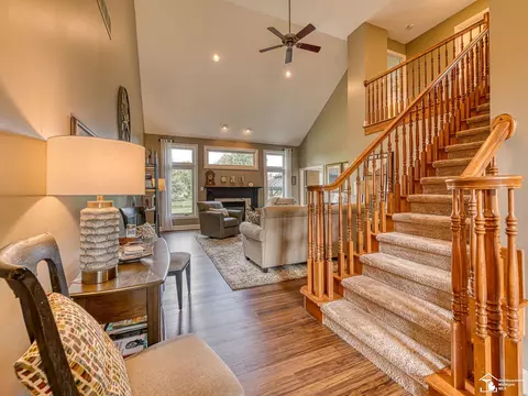 Entry Way - 367 Golfview, Monroe, MI 48162 photo 2 of 8