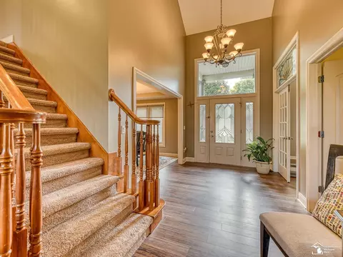 Entry Way - 367 Golfview, Monroe, MI 48162 photo 1 of 8