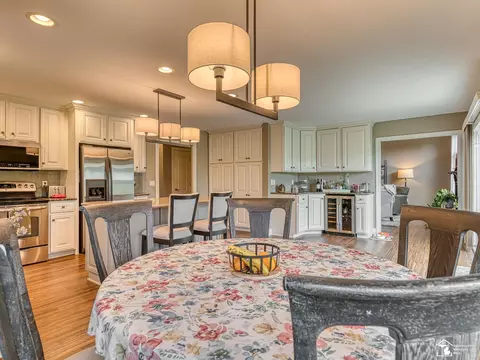 Dining - 367 Golfview, Monroe, MI 48162 photo 4 of 5