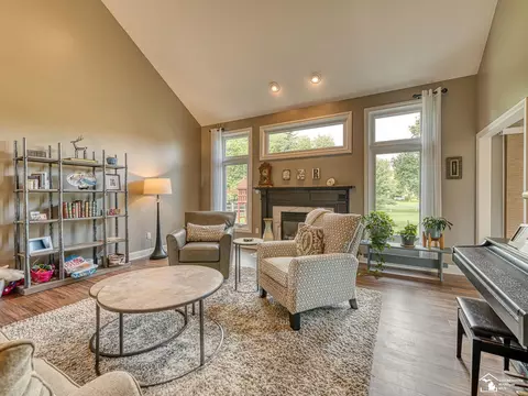 Living - 367 Golfview, Monroe, MI 48162 photo 4 of 5