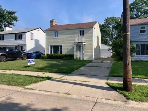 8641 Harding, Center Line, MI 48015